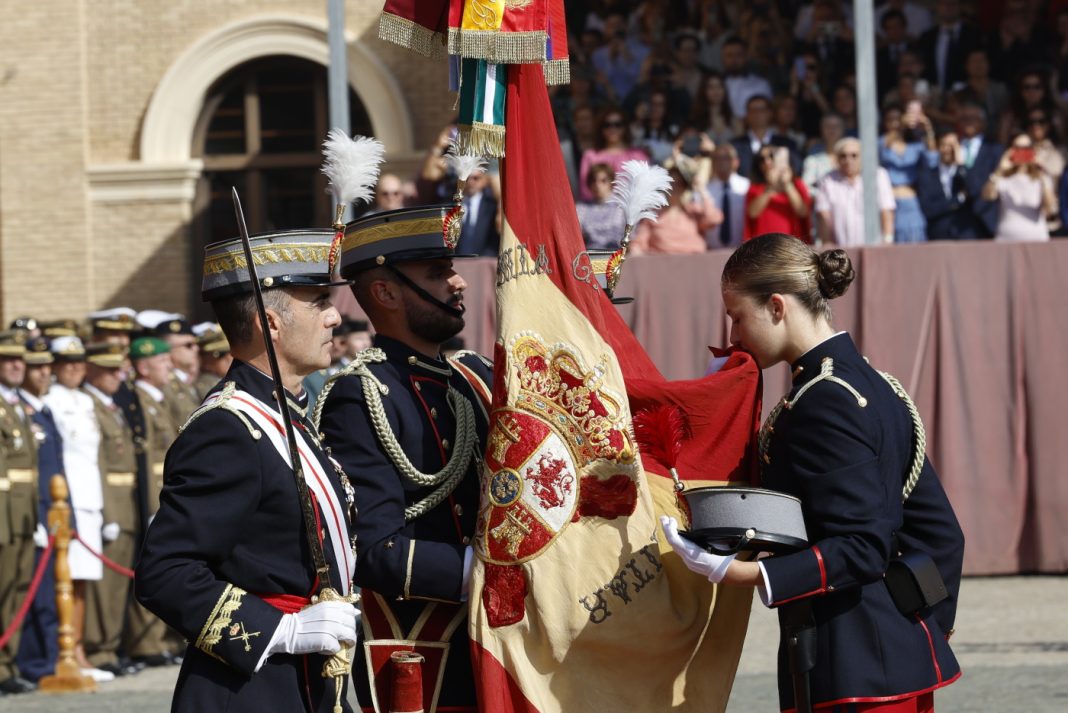 jura de bandera de leonor