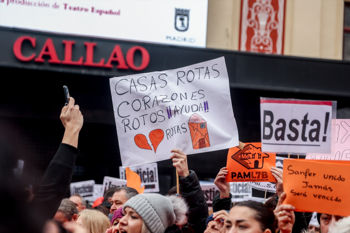 Manifestación de los afectados por las obras de la línea 7B de Metro de San Fernando de Henares