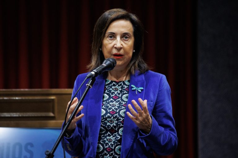Militares contra Margarita Robles: «Se ignora la realidad de los soldados»