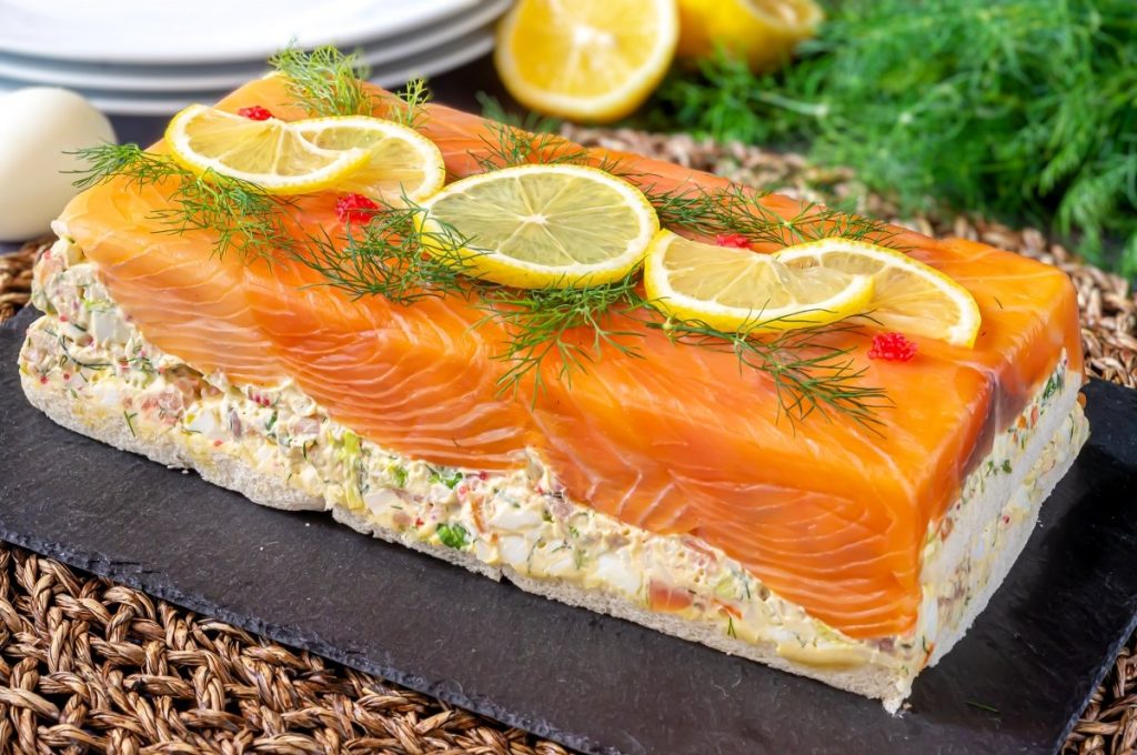 Apunta para tu cena de Nochebuena esta sencilla receta de pastel de salmón ahumado y deja a todos con la boca abierta 3 Moncloa pastel de salmon ahumado Moncloa