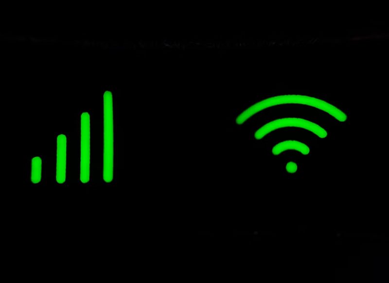 CAMBIA EL NOMBRE (SSID) Y LA CONTRASEÑA DE LAS REDES WIFI