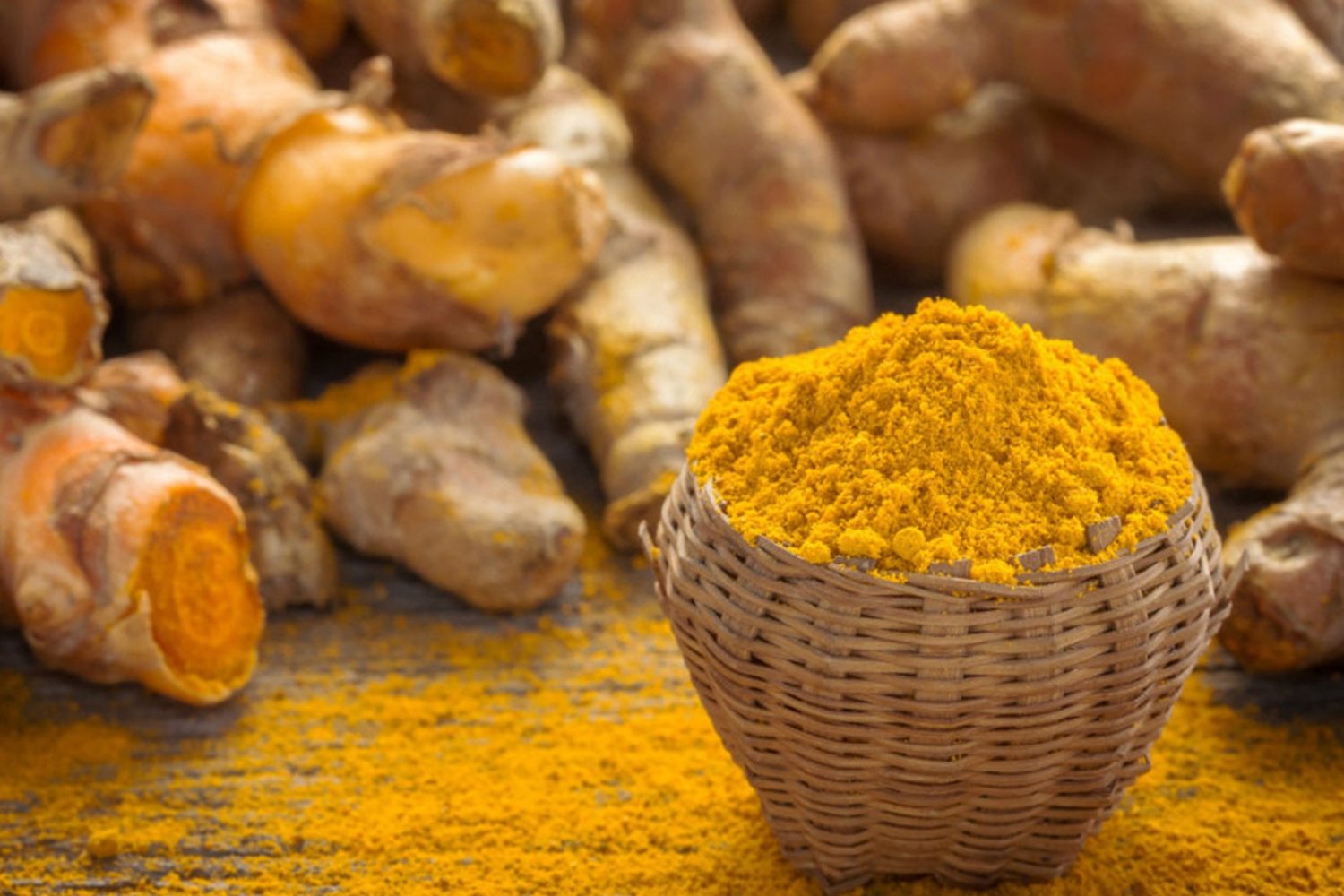 CÚRCUMA Y EFECTOS SECUNDARIOS POTENCIALES