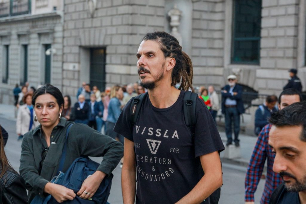 Un dividido TC da la razón al ex diputado de Podemos Alberto Rodríguez 1 Moncloa El Constitucional estudia la absolución de Alberto Rodríguez (Podemos) por patear a un policía | Foto: Europa Press