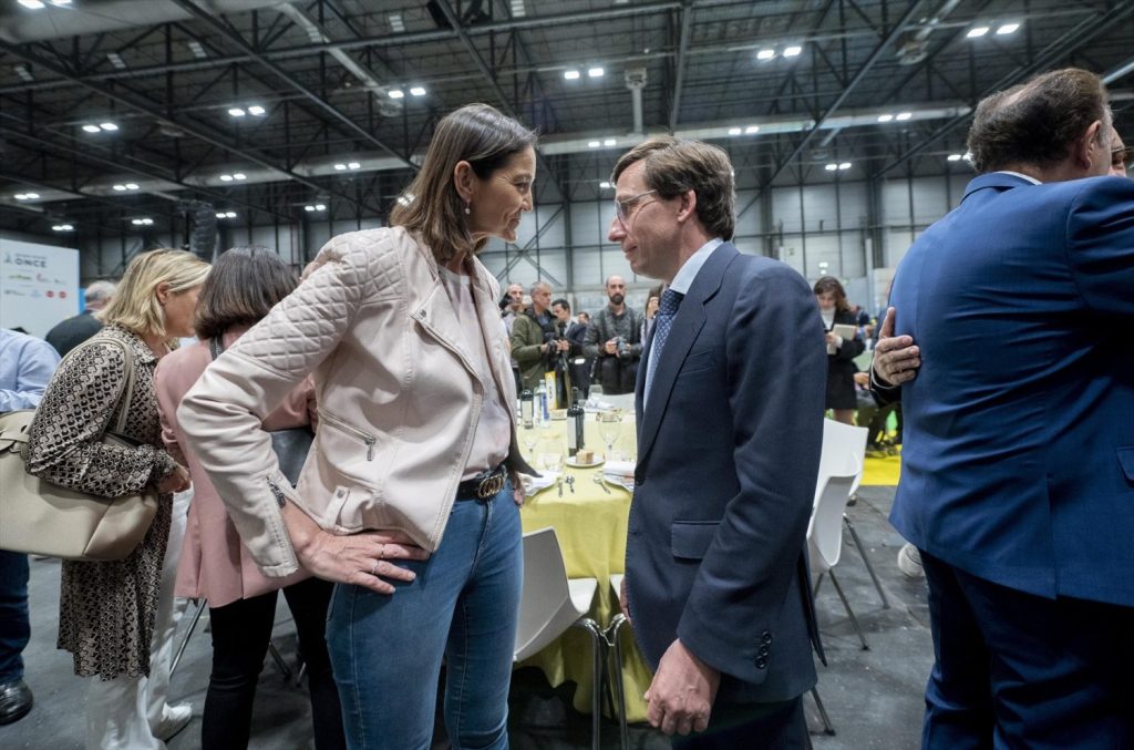 Almeida y Maroto se enfrenta en el primer Pleno del año | Foto: Europa Press