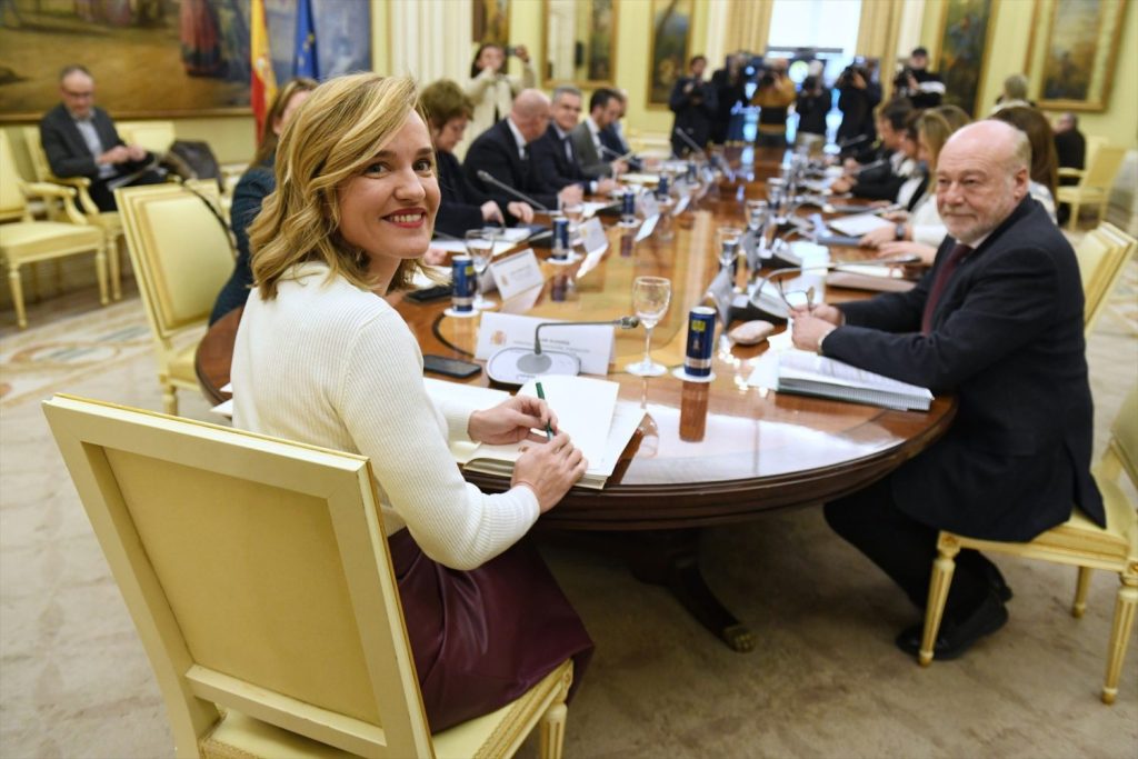 Pilar Alegría desvió la atención del Informe PISA con el problema del uso de los móviles en las aulas | Foto: Europa Press