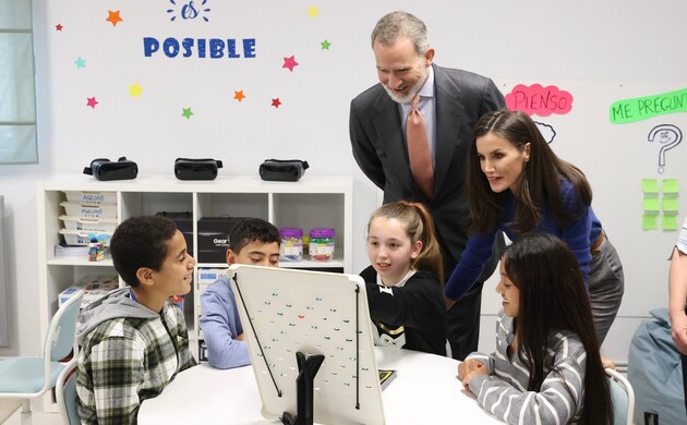 Distancia real: Felipe y Letizia se desmarcan de don Juan Carlos tras su bullicioso cumpleaños. Descubre más intrigas 2 Moncloa don JUan Carlos