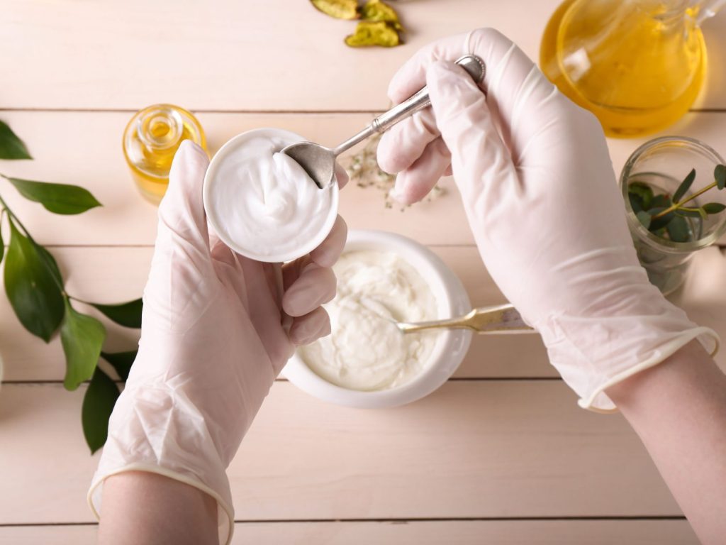 La OCU revela la mejor crema antiedad del mercado 1 Moncloa cosmética