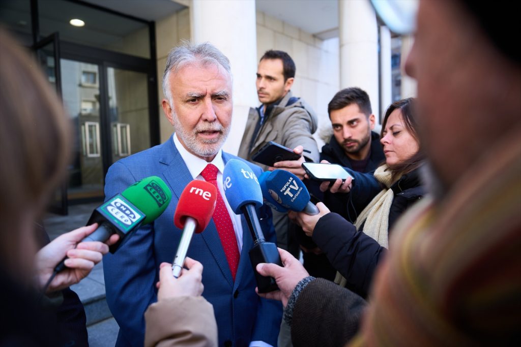 El ministro Torres se inmola en el caso Koldo al dar una nueva versión 3 Moncloa El nuevo ministro de Política Territorial y Memoria Democrática, Ángel Víctor Torres, sale en los audios del Caso Koldo.