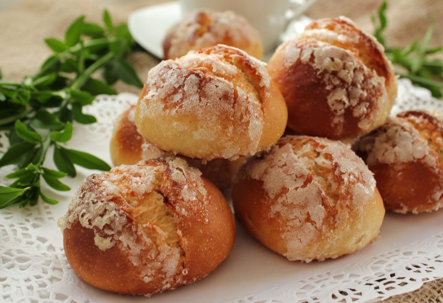 Deléitate con la esponjosidad extrema: Descubre el secreto detrás de unos irresistibles bollos de azúcar superesponjosos 3 Moncloa EL ARTE DE LA DECORACIÓN