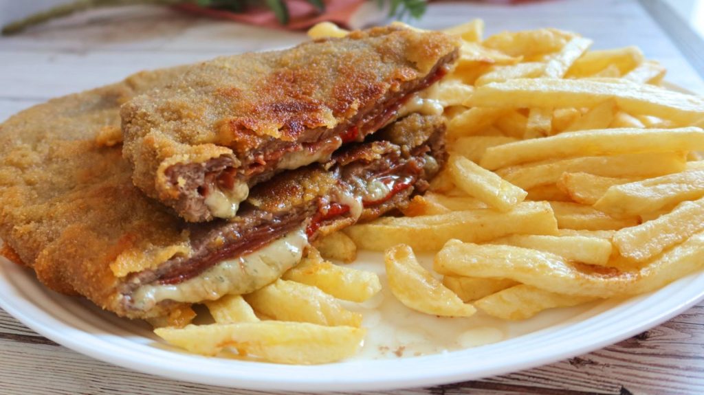 Deliciosa receta de cachopo, todo un clásico de la cocina asturiana 1 Moncloa cachopo asturiano 1 1 scaled 1 Moncloa