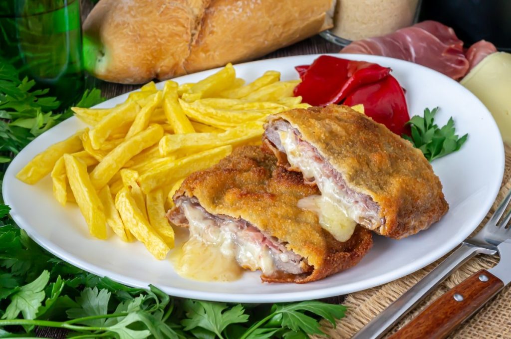 Deliciosa receta de cachopo, todo un clásico de la cocina asturiana 3 Moncloa cachopo asturiano de ternera Moncloa