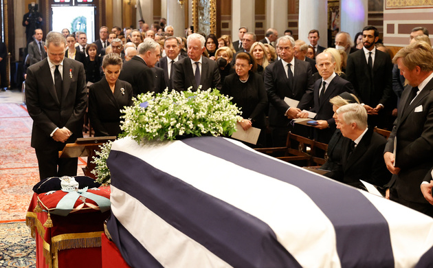 Doce meses después: El auténtico lazo de Felipe y Letizia con la Familia Real griega y sus acontecimientos 1 Moncloa familia real griega