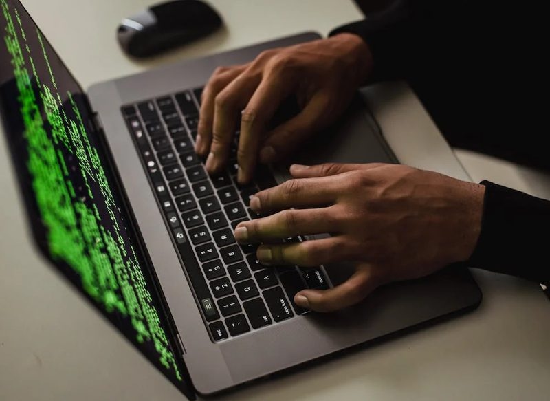 Protege tu ciberespacio: Cuatro claves para esquivar engaños en línea