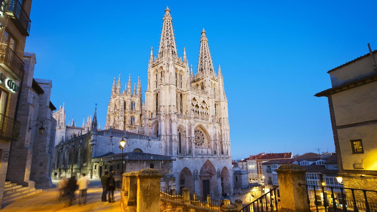 La Leyenda y los secretos ocultos de la Catedral de Burgos 1 Moncloa HISTORIA Y ORÍGENES