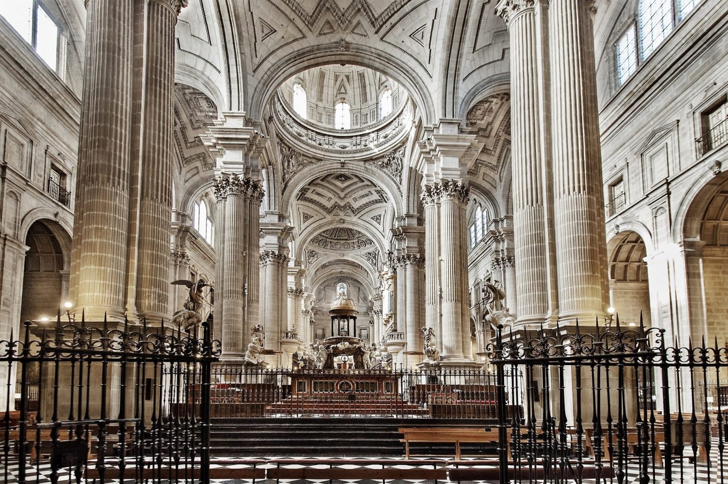 Catedral de Jaén: El tesoro renacentista y su misteriosa belleza 4 Moncloa LA INFLUENCIA DEL ARTE Y LA ARQUITECTURA RENACENTISTA