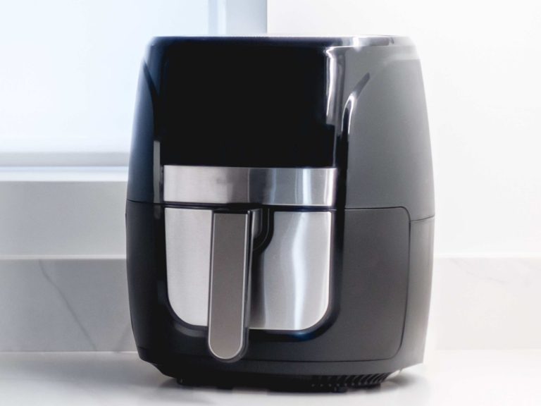 Adiós a la factura de la luz: el truco de la airfryer para ahorrar hasta un 70% de energía cocinando