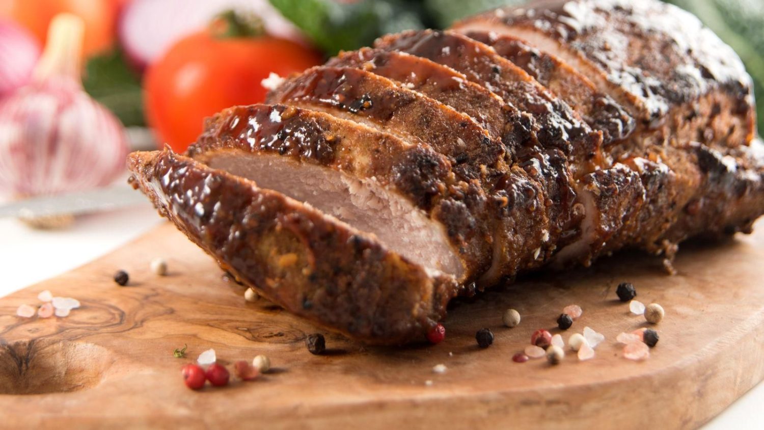 Solomillo de cerdo al horno con chimichurri: Una receta fácil, económica y deliciosa 1 Moncloa EL SOLOMILLO DE CERDO: UNA ELECCIÓN EXQUISITA