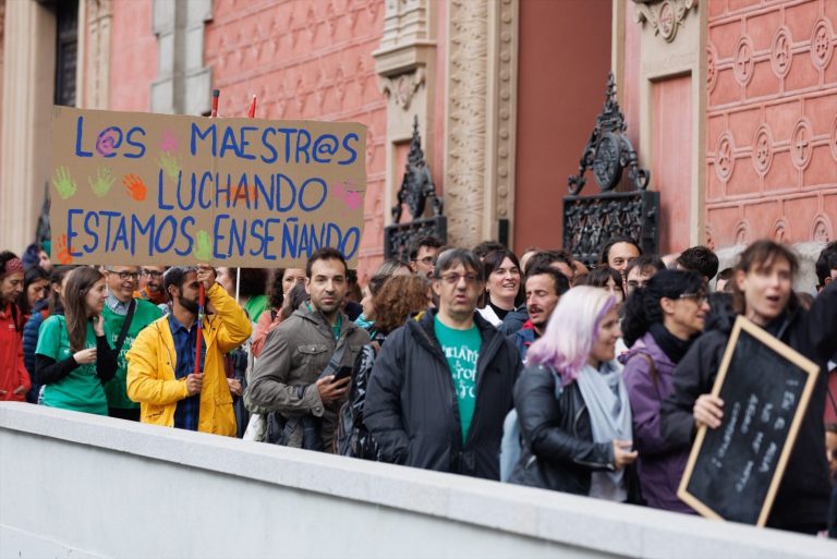 Huelga de profesores en Cataluña: sindicatos convocan paros este viernes y el lunes