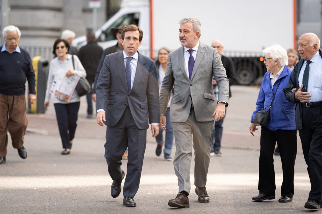 Almeida presume de su relación con Collboni, pero no da tregua a Barcelona 1 Moncloa Almeida presume de su relación con Collboni, pero no da tregua a Barcelona | Foto: Europa Press