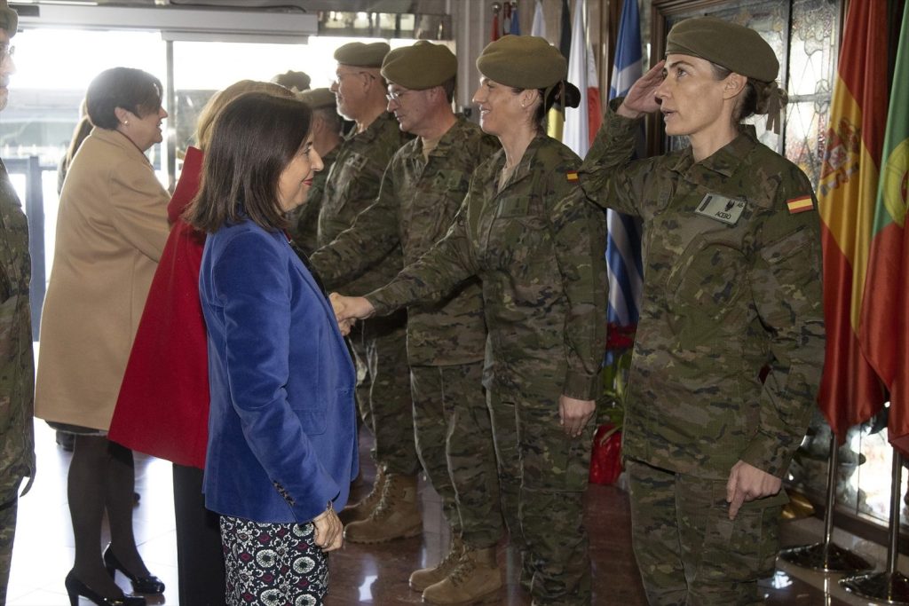 Robles advierte de que si Putin gana la guerra vendrán otros países