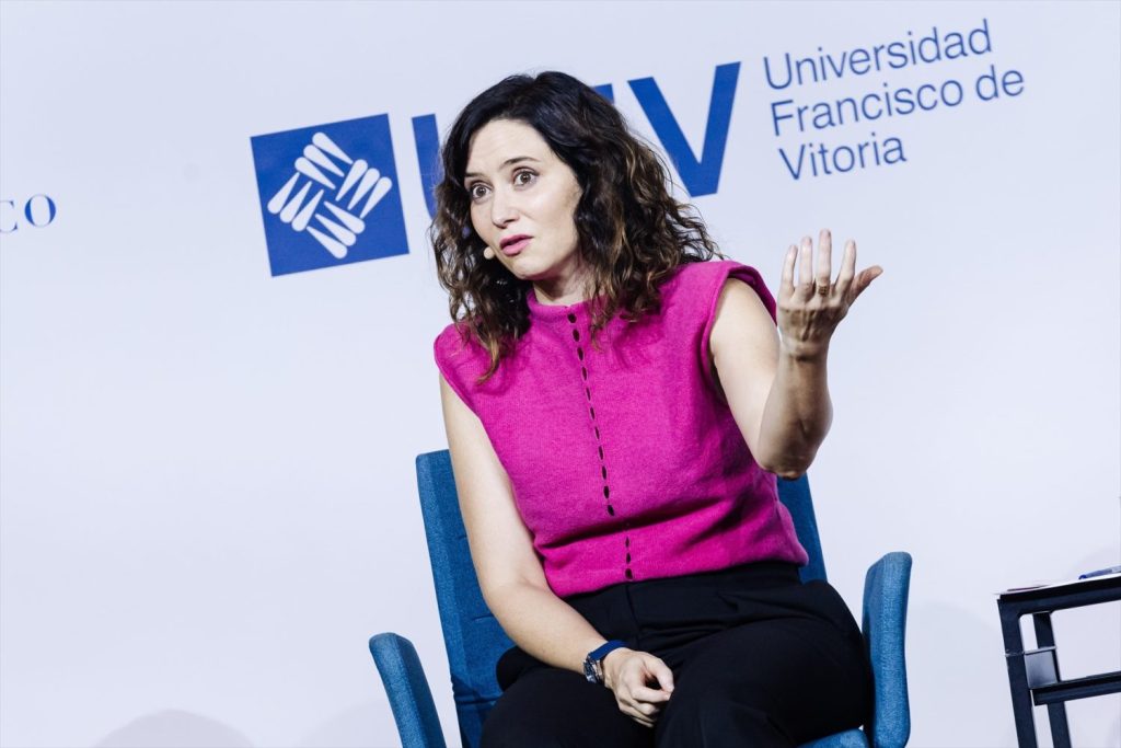 Ayuso califica a los socios del PSOE, el  BNG, como un partido «extremista» | Foto: Europa Press