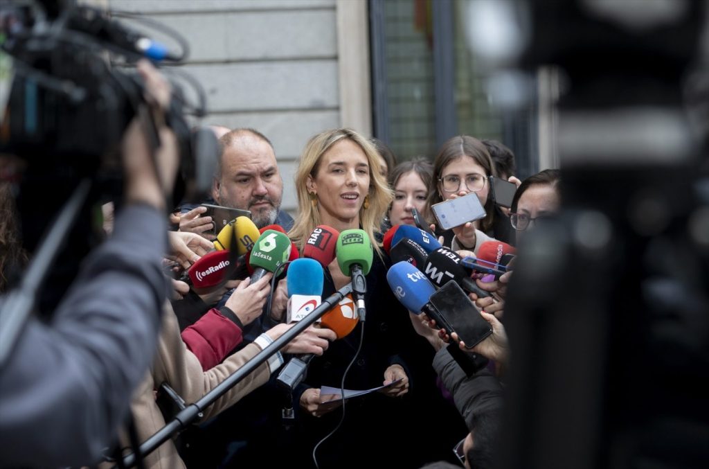 La Comisión Venecia desinfla las expectativas de PP y Vox 3 Moncloa Cayetana Álvarez de Toledo ha asegurado al término de la reunión que los miembros de la Comisión Venecia sí VA a valorar si la ley de amnistía