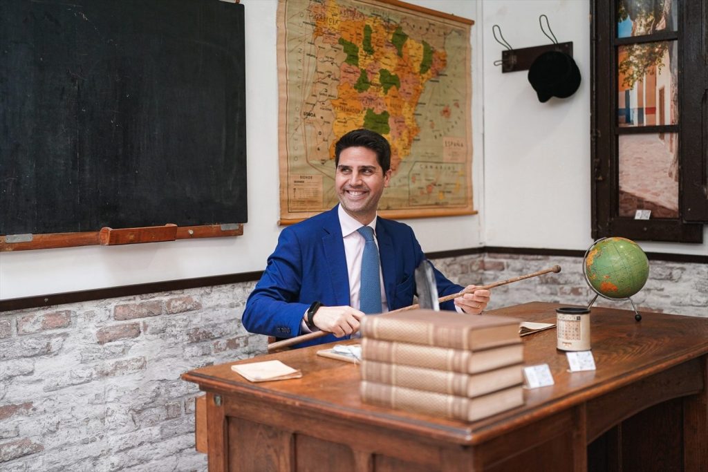 Viciana garantiza la escolarización de los menores no acompañados en Madrid 3 Moncloa Viciana garantiza la escolarización de los menores no acompañados en Madrid | Foto: Europa Press