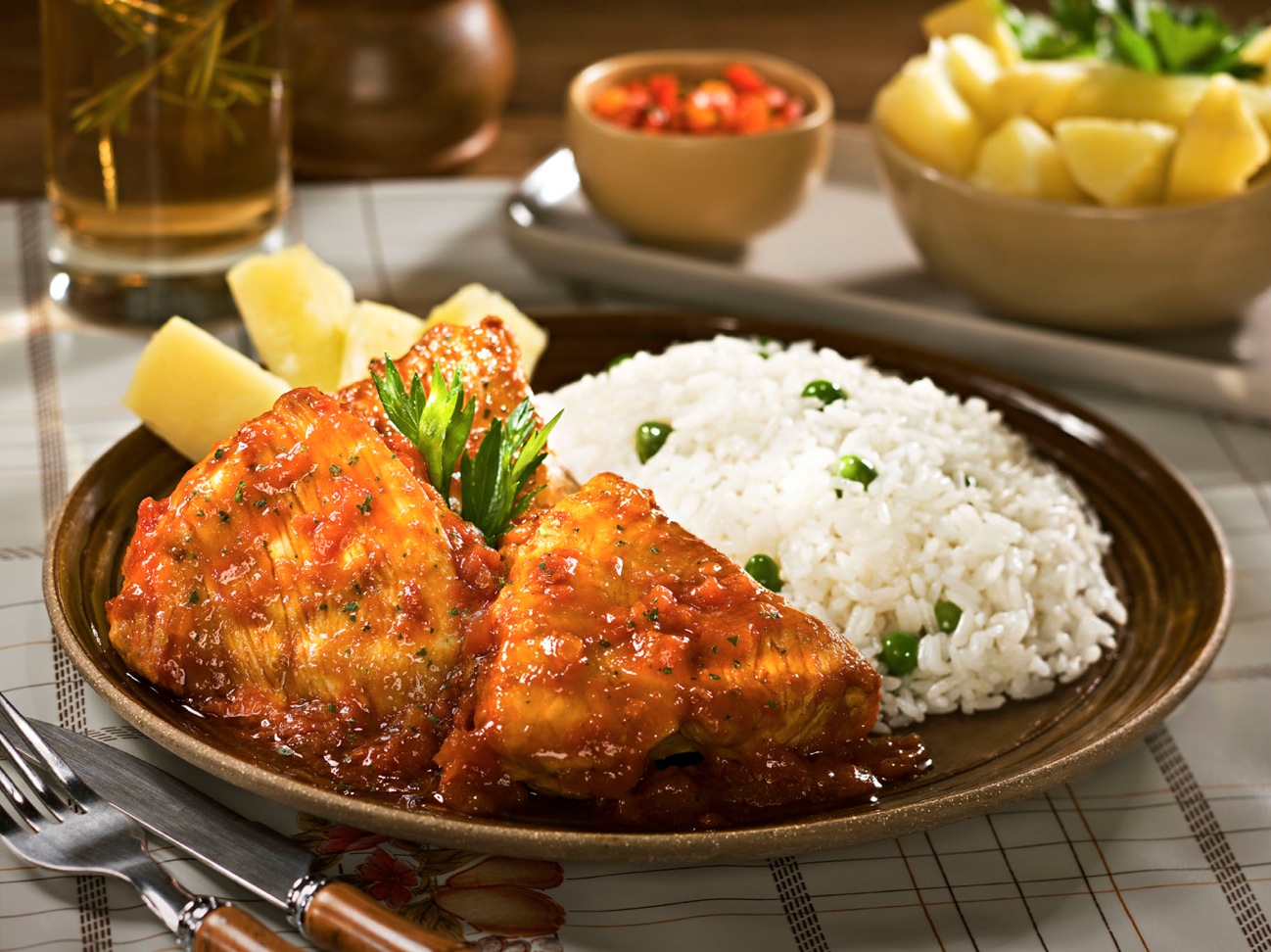 Filete de pavo en vino tinto con puré de boniato: Sabores exquisitos 1 Moncloa ENTRE VINOS Y AVES: EL ARTE DE MARIDAR