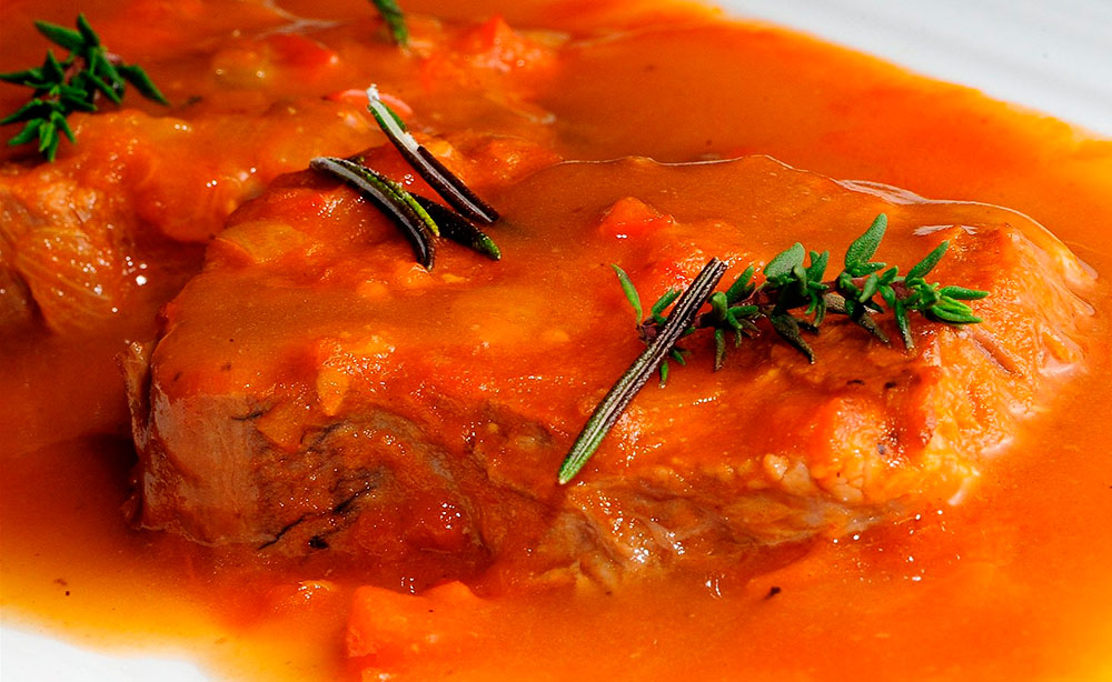 Disfruta de una exquisita lengua de ternera: Delicias en salsa 3 Moncloa MARIDAJE CON VINOS: LA PAREJA PERFECTA