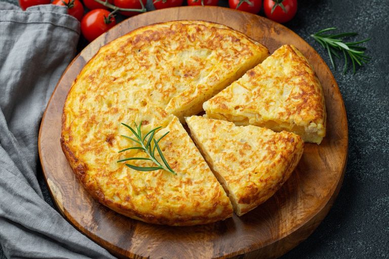 Con este polémico ingrediente así consiguen los chefs Michelin una tortilla de patatas perfecta