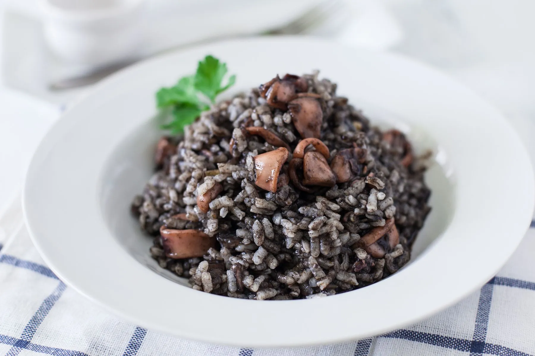Descubre 4 asombrosos beneficios del arroz negro para tu salud 2 Moncloa UN CORAZÓN MÁS FUERTE