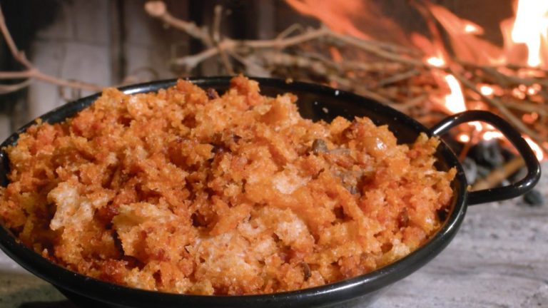 Migas con jamón y champiñones: sencillez y rapidez en cada bocado