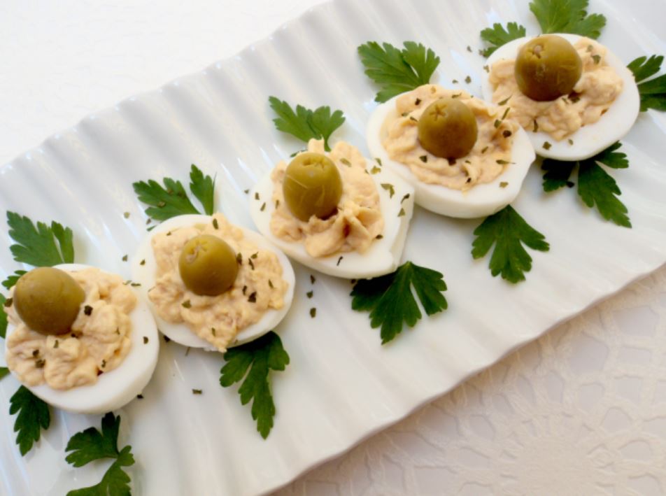 Receta de huevos rellenos de atún: un plato versátil y variado 1 Moncloa huevos rellenos 1 Moncloa