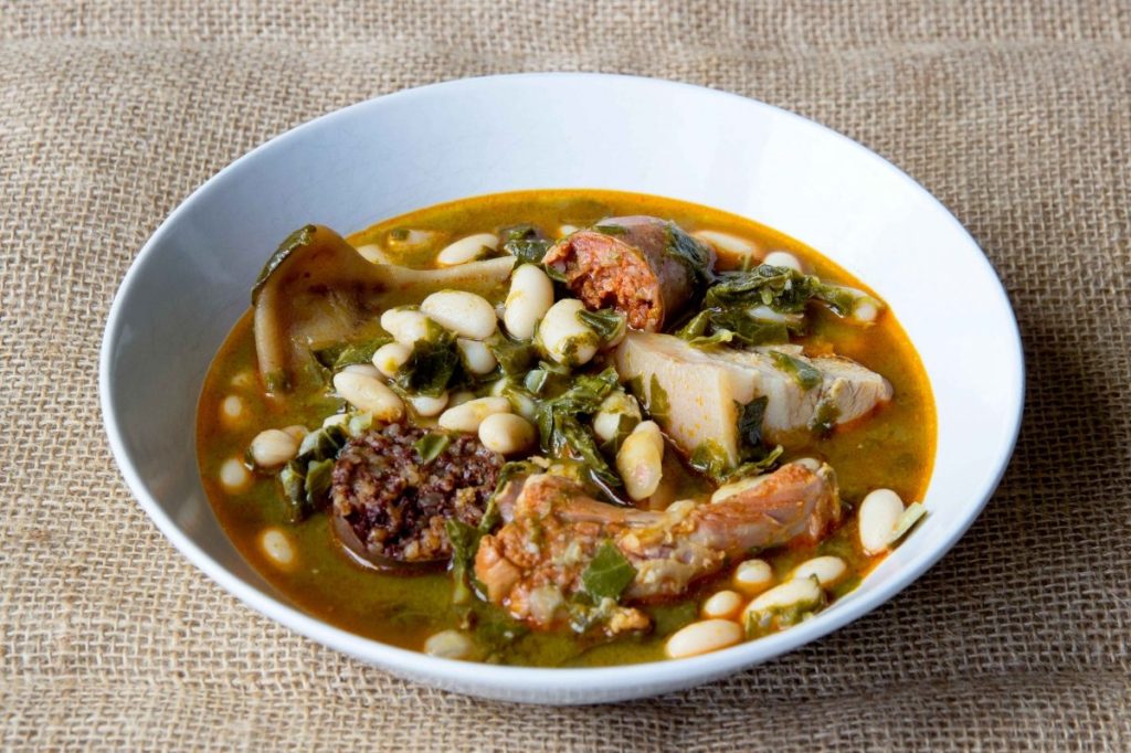 Cocido montañés: Una receta de Cantabria, todo un escándalo para chuparse los dedos 2 Moncloa presentacion principal del cocido montanes Moncloa