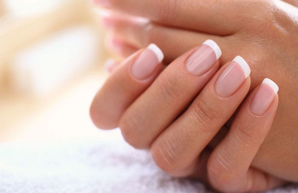 Uñas amarillas: Descubre claves y remedios para lucir manos impecables