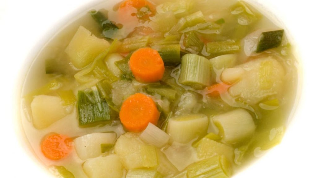 Deliciosa receta de porrusalda, la sopa vasca tradicional en casa 1 Moncloa 028 porrusalda xl 1280x720x80xX Moncloa