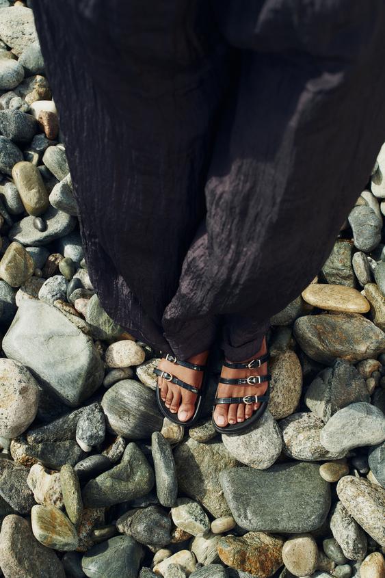 Descubre las 7 sandalias planas de Zara que te enamorarán esta primavera 7 Moncloa 12606310800 p Moncloa