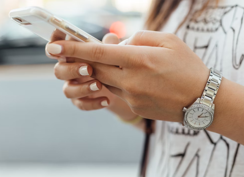 CÓMO FUNCIONA EL TIMO DE LOS 'ME GUSTA' DE WHATSAPP