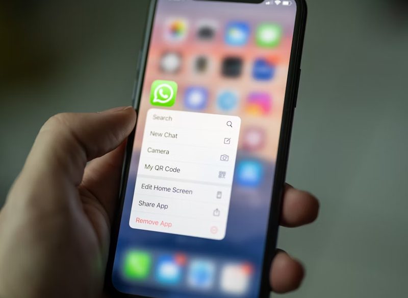 USO DE APLICACIONES NO OFICIALES DE WHATSAPP