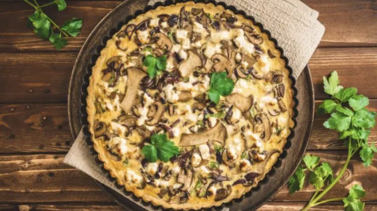 Delicioso pastel de calabacín con champiñones: Sabroso y asequible
