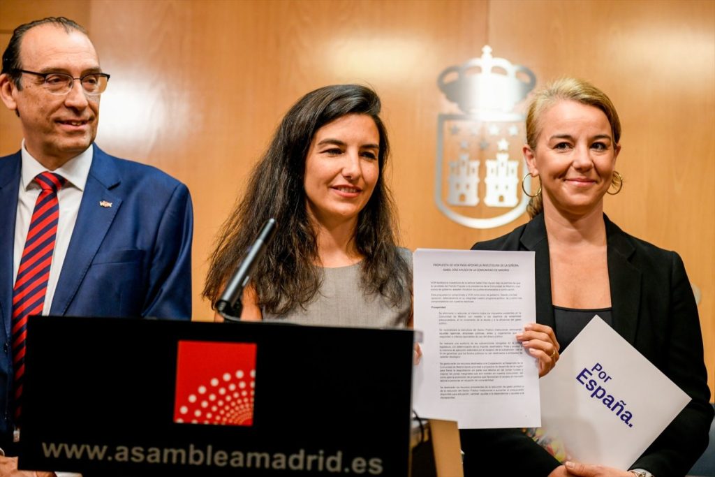 Vox se enfrenta al PP por el impuesto a los Actos Jurídicos Documentados 1 Moncloa Ana Cuartero (Vox), llama «sinvergüenzas» al PP de Díaz Ayuso | Foto: Europa Press