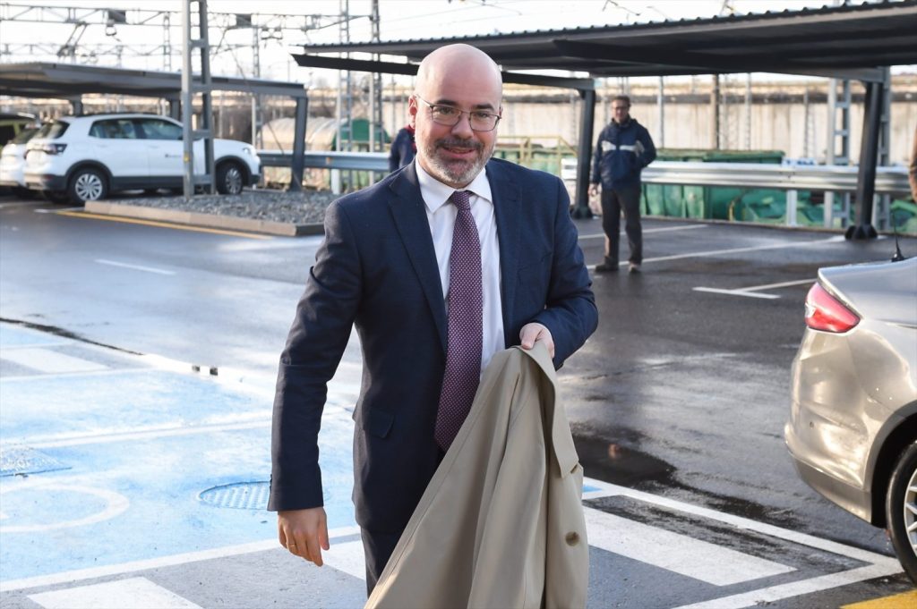 Francisco Martín, delegado del Gobierno en Madrid, esquiva el homenaje a las víctimas del 11-M de la AVT 