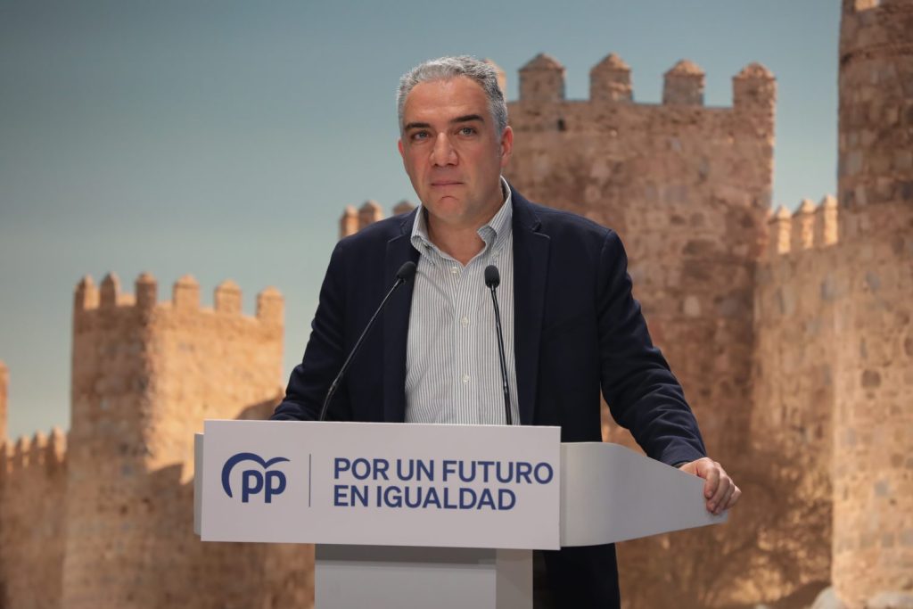 El fichaje de Aleix Sanmartín por Bendodo abre brecha en el PP de Madrid 1 Moncloa El jefe analítico del PP, Elías Bendodo, abre el cisma en el PP por el fichaje de Sanmartín | Fuente: Agencias
