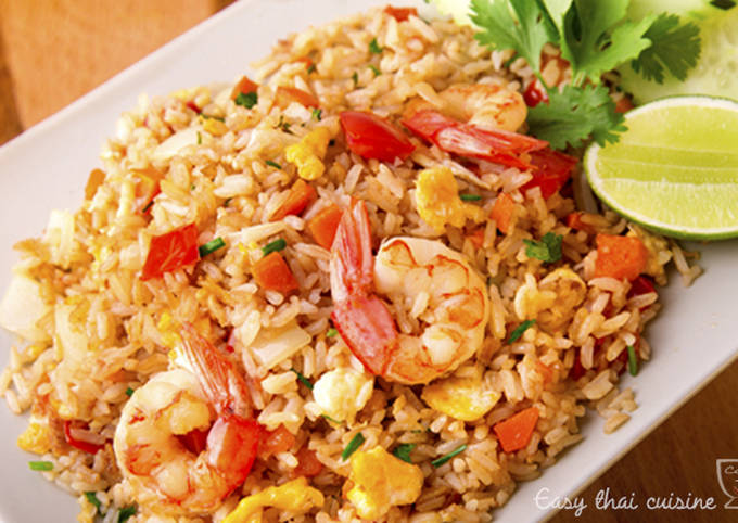 Arroz frito con langostinos, pollo y habitas: Exquisita fusión de sabores 2 Moncloa arroz frito con gambas estilo tailandes foto principal Moncloa