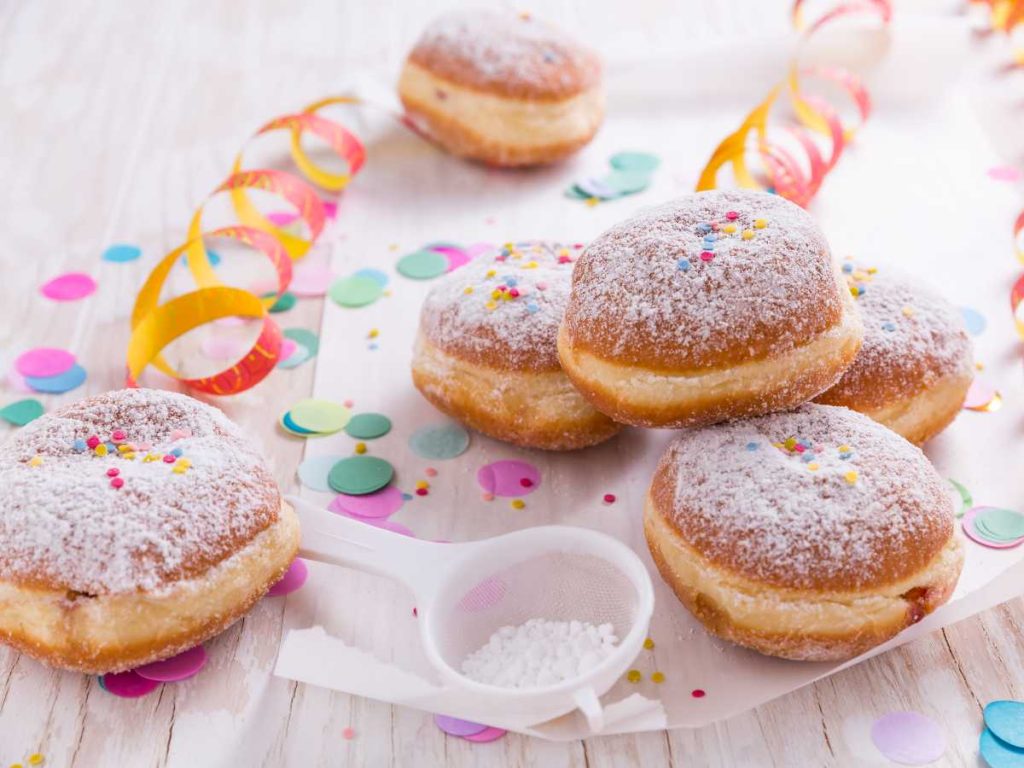 Receta de berlinas rellenas de crema de queso brie y frambuesa 1 Moncloa berlinesas o krapfen receta carnaval Moncloa