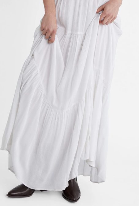 falda midi blanca versatil