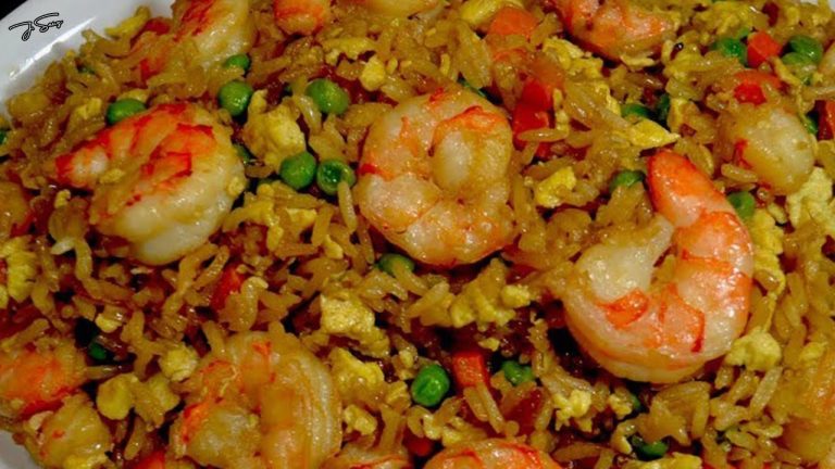 Arroz frito con langostinos, pollo y habitas: Exquisita fusión de sabores