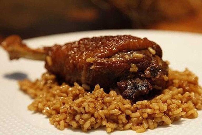 Plato típico de Asturias: ¡Delicioso y proteica, fabada!