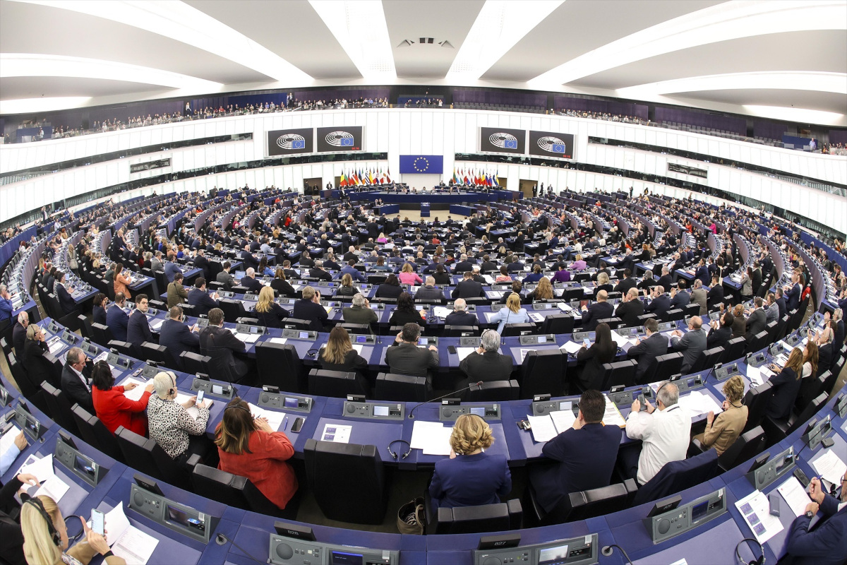 La Eurocámara aprueba el acuerdo arancelario con EE.UU. con cláusulas de salvaguarda ante Trump 1 Moncloa Parlamento Europeo aprueba