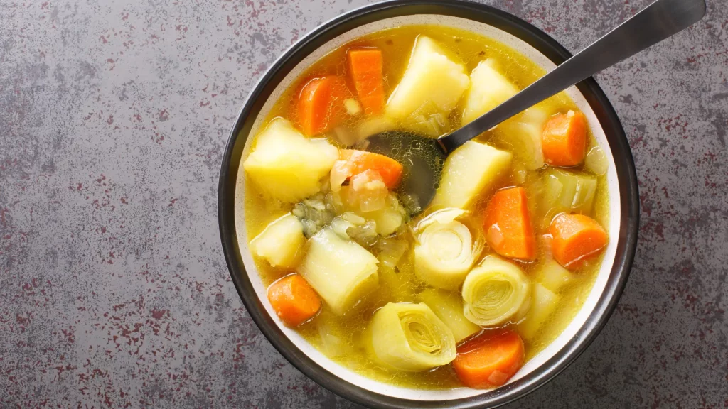 Deliciosa receta de porrusalda, la sopa vasca tradicional en casa 2 Moncloa porrusalda Moncloa